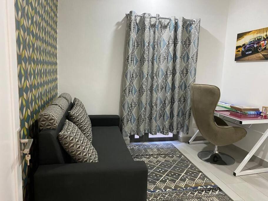 Vacoas-Phoenix Stylish & Luxury 2-Bed Parkside Apart With Pool מראה חיצוני תמונה
